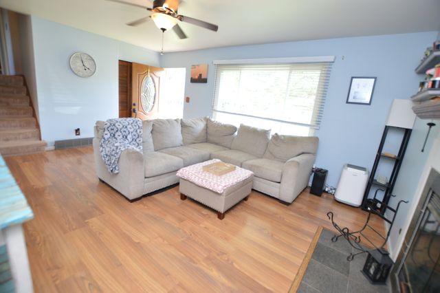 3206 W Hunter Path, Mchenry, IL 60050