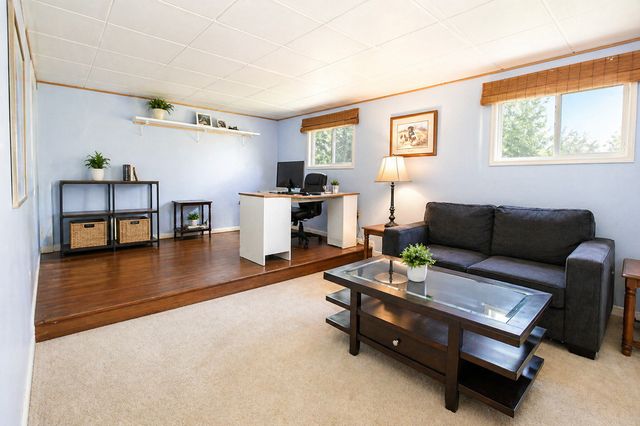 3206 W Hunter Path, Mchenry, IL 60050