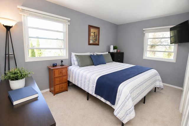 3206 W Hunter Path, Mchenry, IL 60050