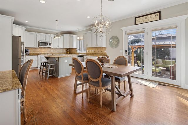 594 S Fairfield Avenue, Elmhurst, IL 60126