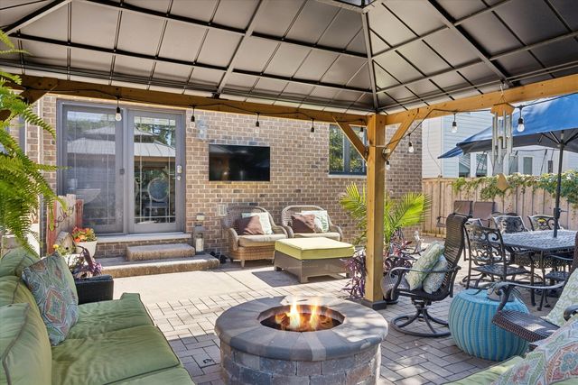 594 S Fairfield Avenue, Elmhurst, IL 60126