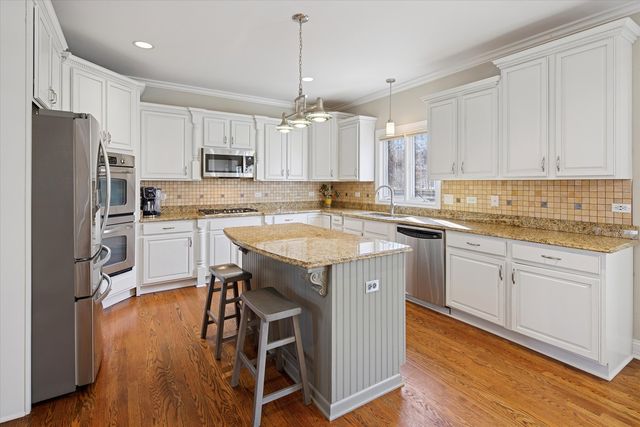 594 S Fairfield Avenue, Elmhurst, IL 60126