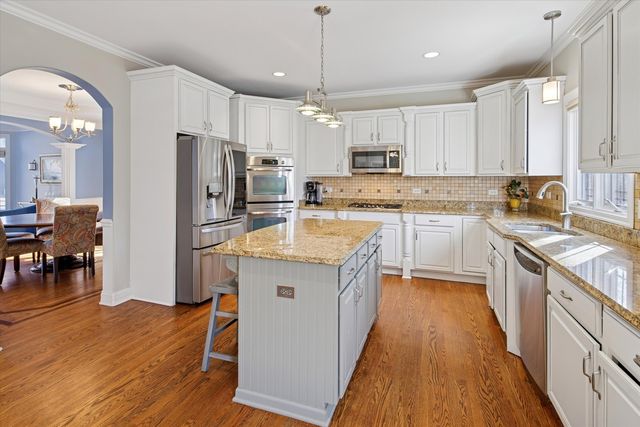 594 S Fairfield Avenue, Elmhurst, IL 60126