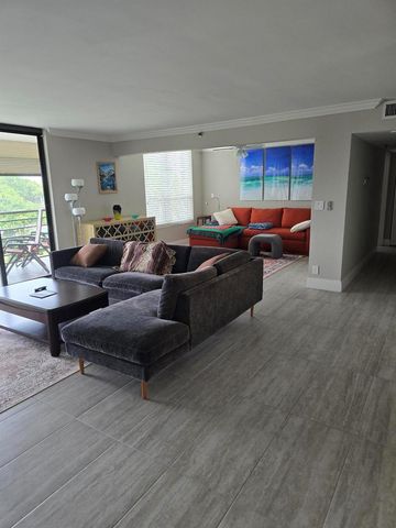 7580 Regency Lake Drive 402, Boca Raton, FL 33433