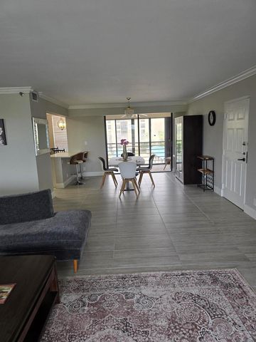 7580 Regency Lake Drive 402, Boca Raton, FL 33433