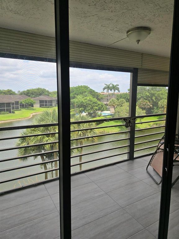 7580 Regency Lake Drive 402, Boca Raton, FL 33433