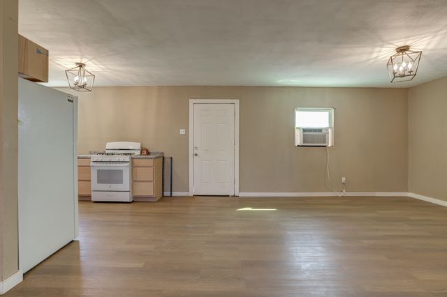 3204 E 2nd Street, Lubbock, TX 79403