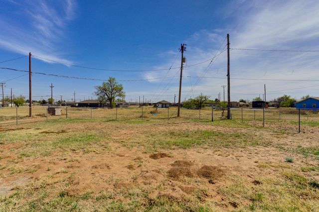 3204 E 2nd Street, Lubbock, TX 79403