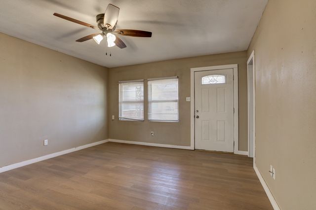 3204 E 2nd Street, Lubbock, TX 79403