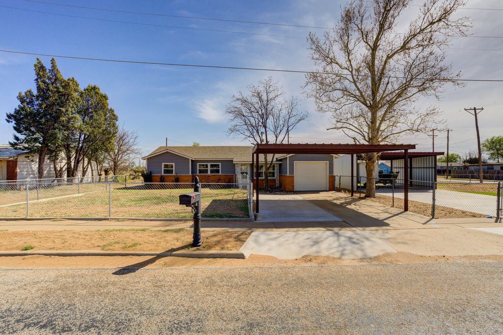 3204 E 2nd Street, Lubbock, TX 79403