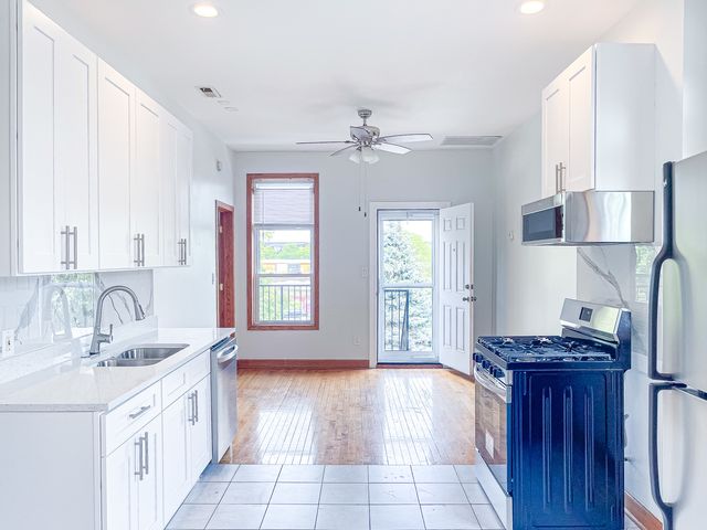 1144 W 17th Street 3R, Chicago, IL 60608