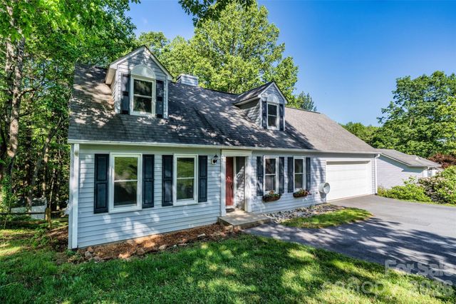18 Tarragon Place, Flat Rock, NC 28731