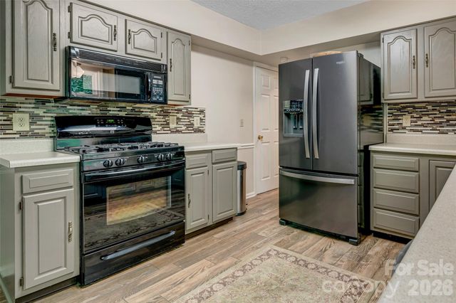 18 Tarragon Place, Flat Rock, NC 28731