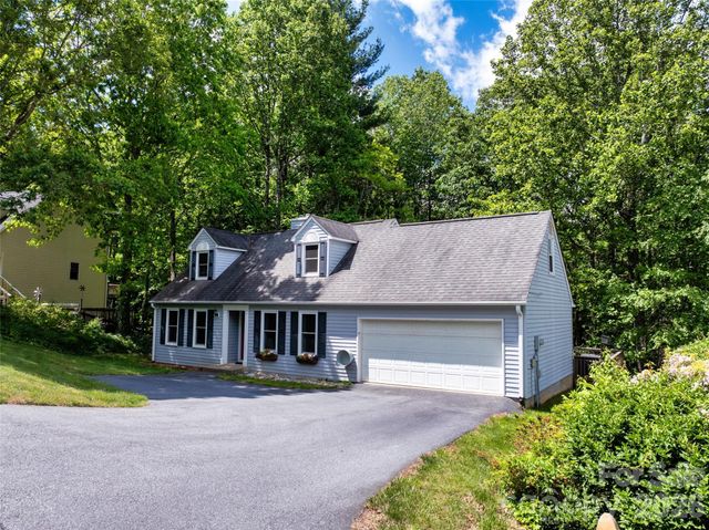 18 Tarragon Place, Flat Rock, NC 28731