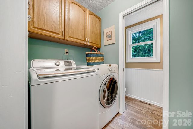 18 Tarragon Place, Flat Rock, NC 28731