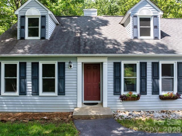 18 Tarragon Place, Flat Rock, NC 28731