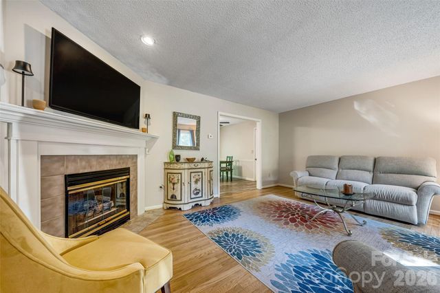 18 Tarragon Place, Flat Rock, NC 28731