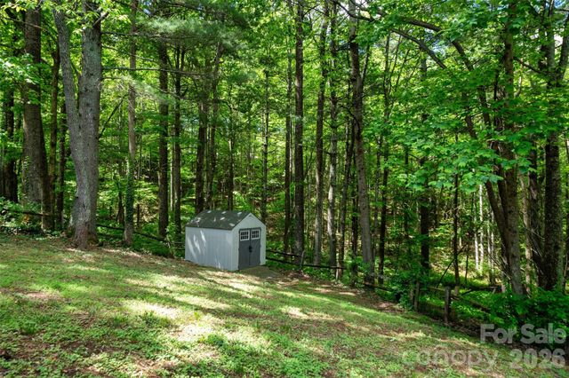 18 Tarragon Place, Flat Rock, NC 28731