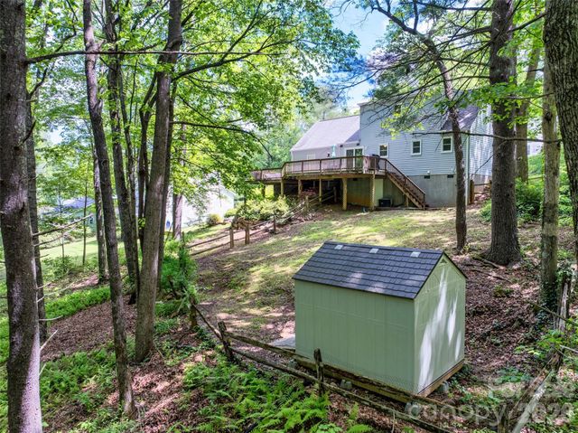 18 Tarragon Place, Flat Rock, NC 28731