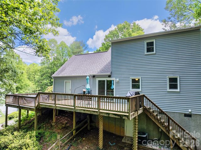 18 Tarragon Place, Flat Rock, NC 28731