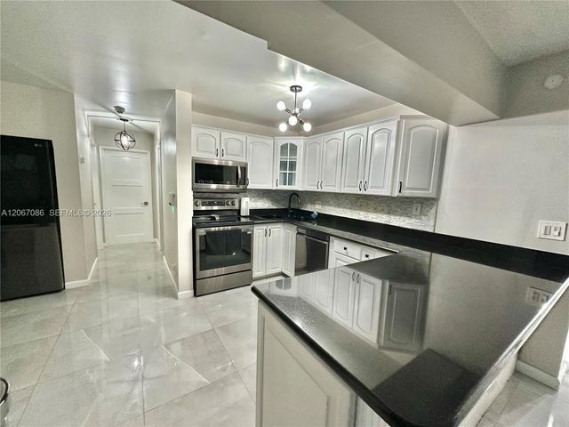 4580 SW 39th Street, West Park, FL 33023