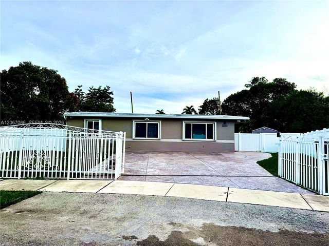 4580 SW 39th Street, West Park, FL 33023
