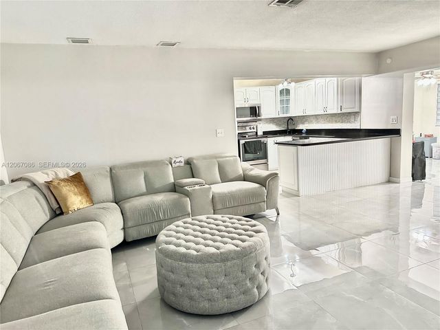 4580 SW 39th Street, West Park, FL 33023