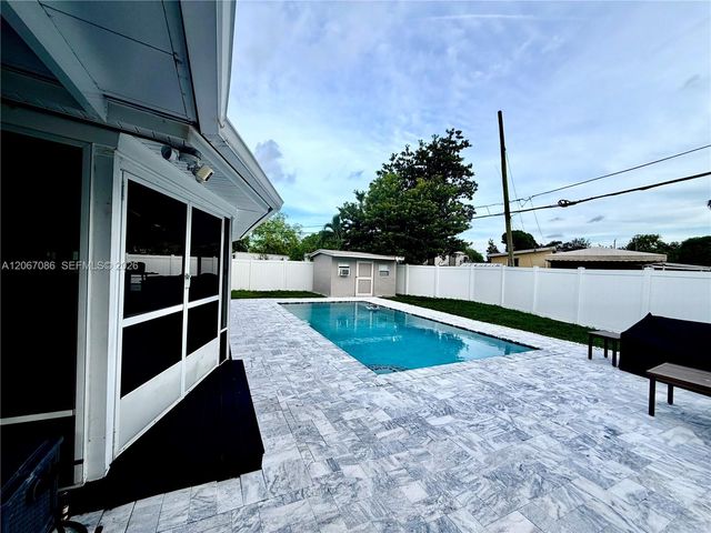 4580 SW 39th Street, West Park, FL 33023