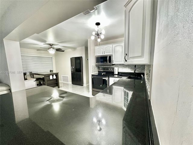 4580 SW 39th Street, West Park, FL 33023