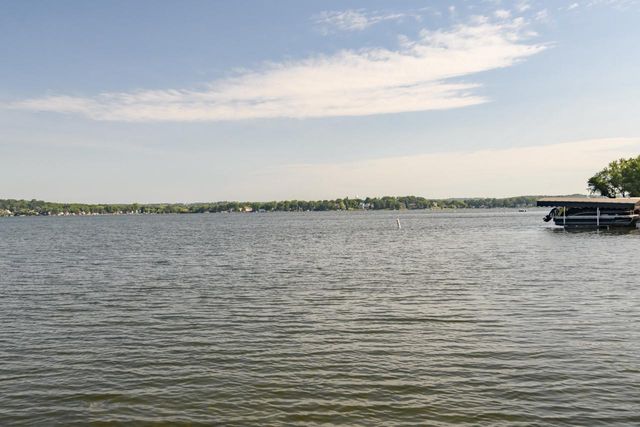 W268N2728 Water STREET, Pewaukee, WI 53072