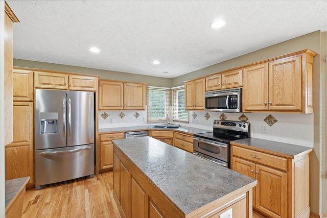 1410 ORAN Drive, Council Bluffs, IA 51503