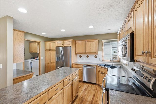 1410 ORAN Drive, Council Bluffs, IA 51503
