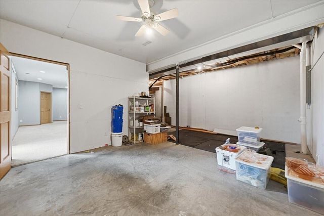 1410 ORAN Drive, Council Bluffs, IA 51503