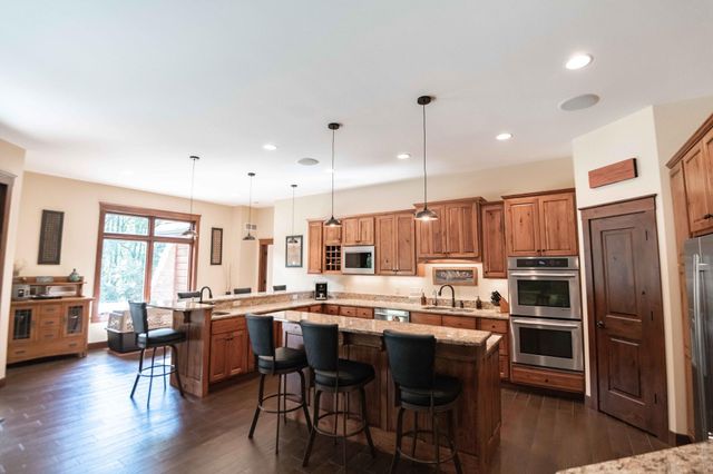 650 33rd Street NW, Austin, MN 55912