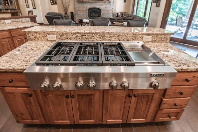 650 33rd Street NW, Austin, MN 55912