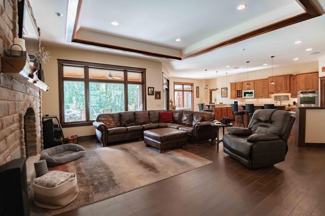 650 33rd Street NW, Austin, MN 55912