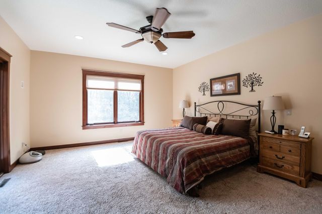 650 33rd Street NW, Austin, MN 55912