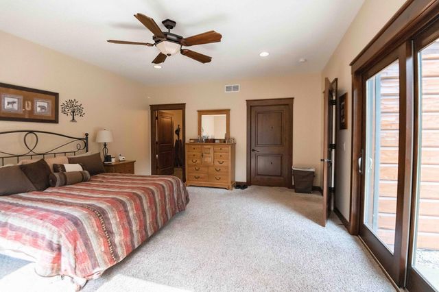 650 33rd Street NW, Austin, MN 55912