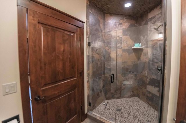 650 33rd Street NW, Austin, MN 55912