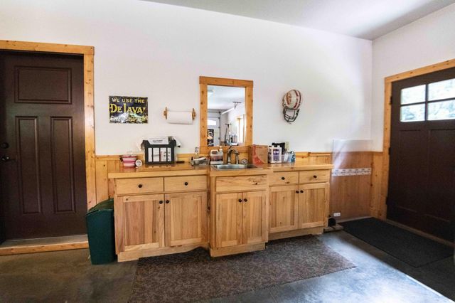 650 33rd Street NW, Austin, MN 55912