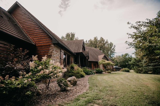 650 33rd Street NW, Austin, MN 55912