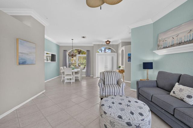 1365 E Barwick Ranch Circle, Delray Beach, FL 33445