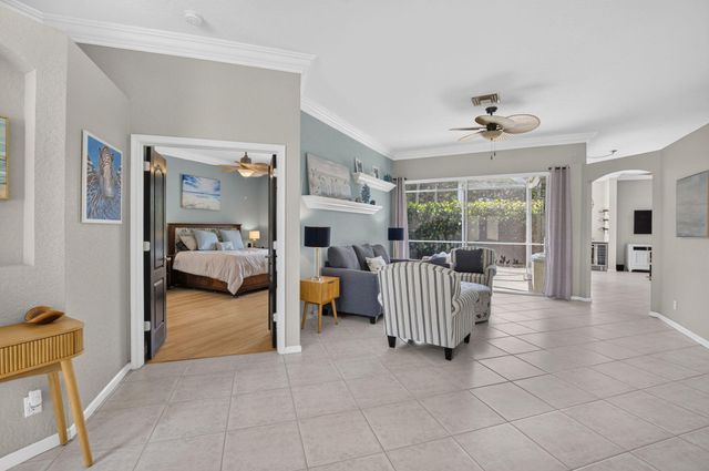 1365 E Barwick Ranch Circle, Delray Beach, FL 33445