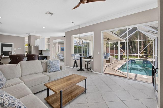 1365 E Barwick Ranch Circle, Delray Beach, FL 33445