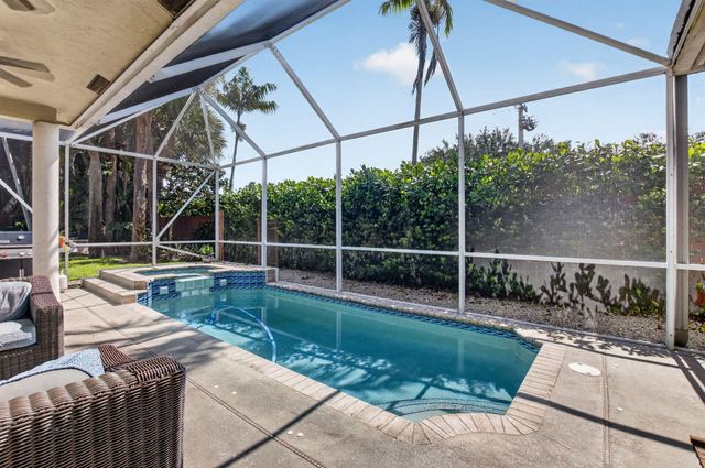 1365 E Barwick Ranch Circle, Delray Beach, FL 33445