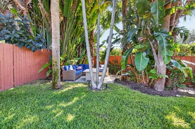 1365 E Barwick Ranch Circle, Delray Beach, FL 33445