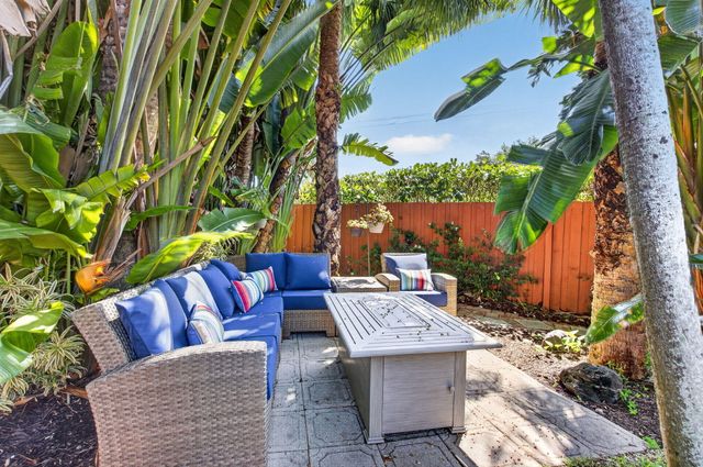 1365 E Barwick Ranch Circle, Delray Beach, FL 33445