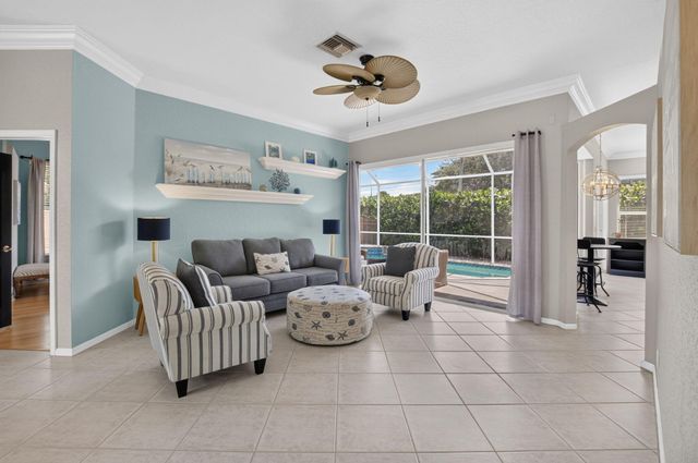 1365 E Barwick Ranch Circle, Delray Beach, FL 33445