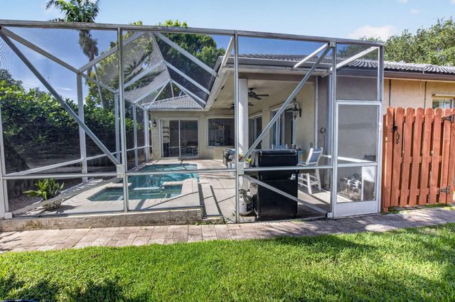 1365 E Barwick Ranch Circle, Delray Beach, FL 33445