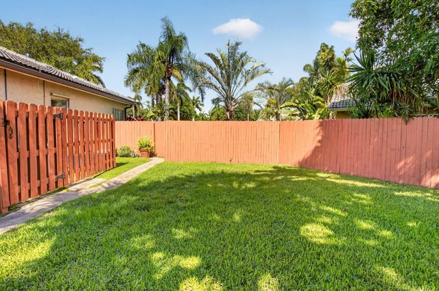 1365 E Barwick Ranch Circle, Delray Beach, FL 33445